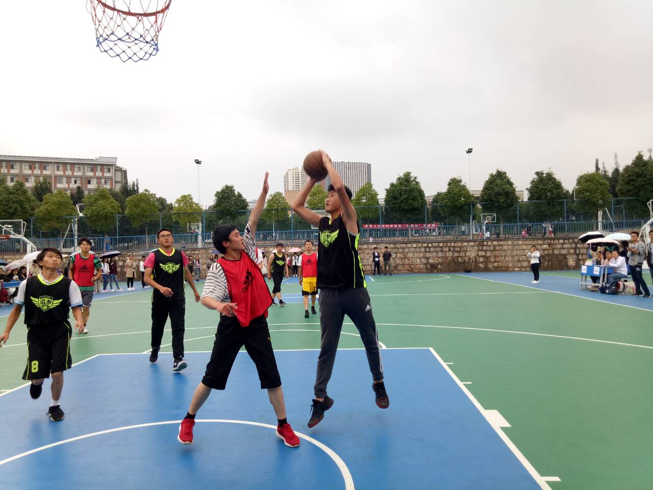 青春热血的对抗--数学学院善数杯篮球赛圆满