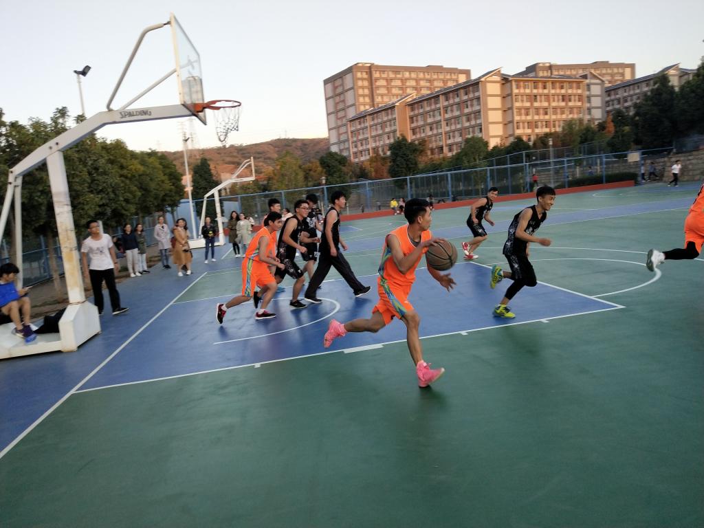 青春热血的对抗--数学学院善数杯篮球赛圆满