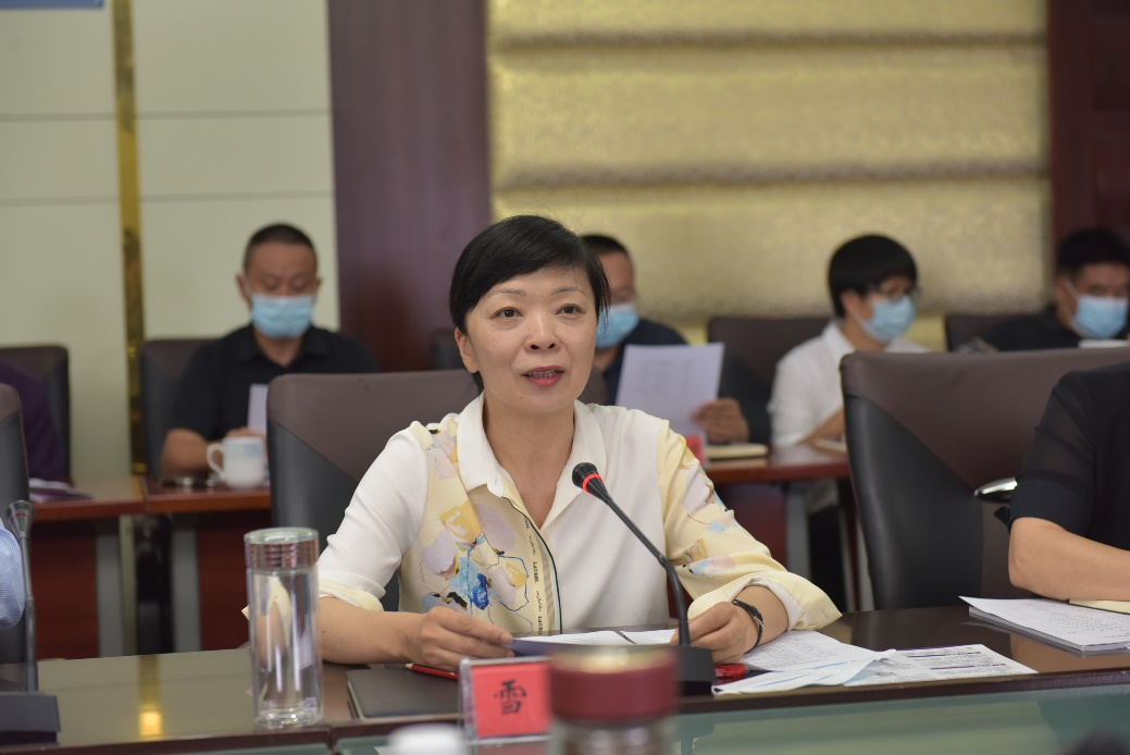 在德宏芒市调研期间,德宏州副州长雪琳会见了甘健侯副校长一行,双方