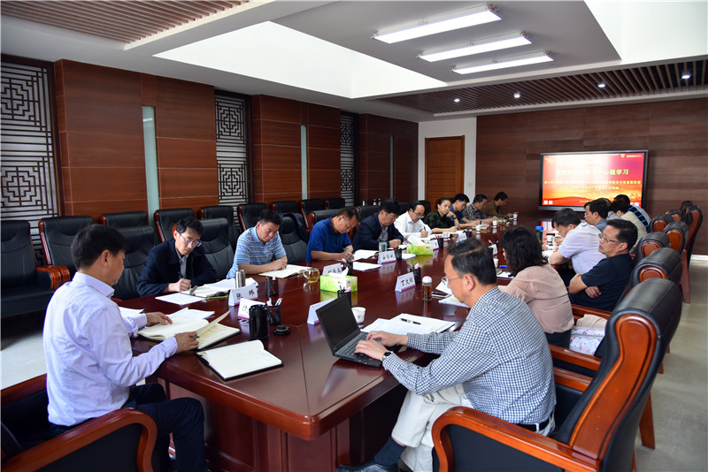 习中心组专题学习习近平总书记关于乡村振兴战