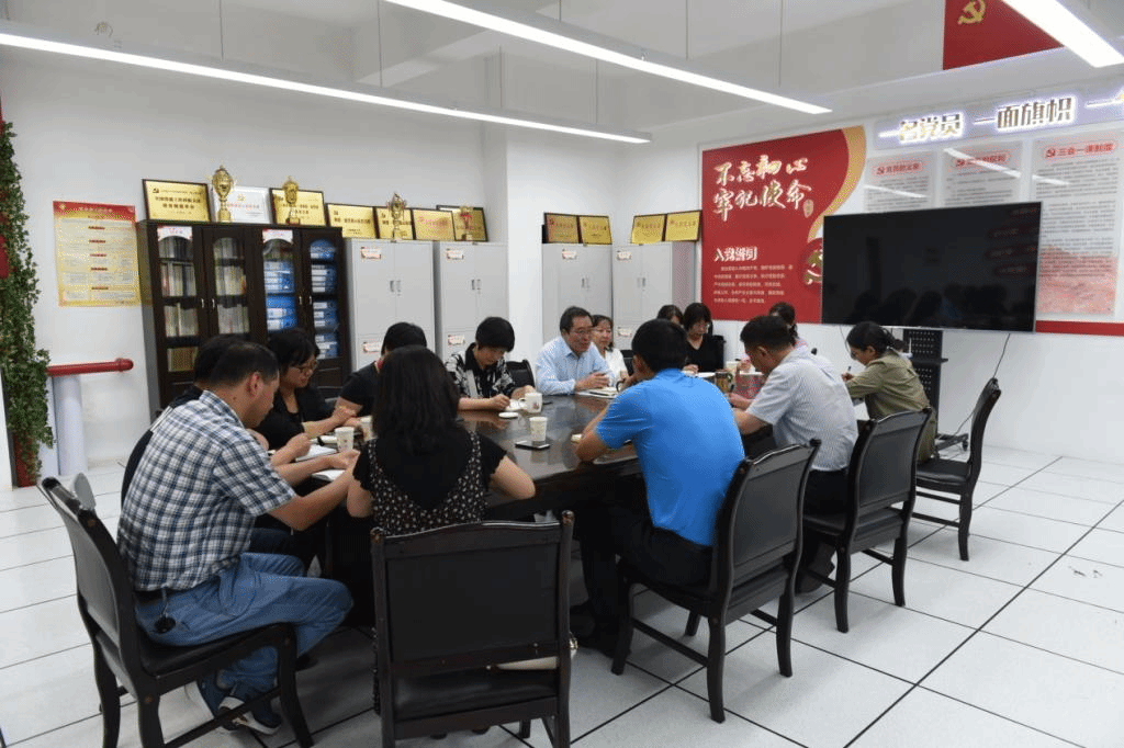王德强校长一行到外国语学院调研