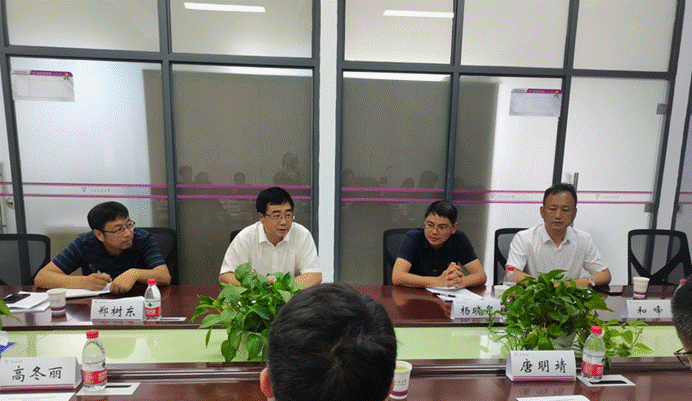 丽江市玉龙县委书记李自红一行到马铃薯科学研究院调研交流