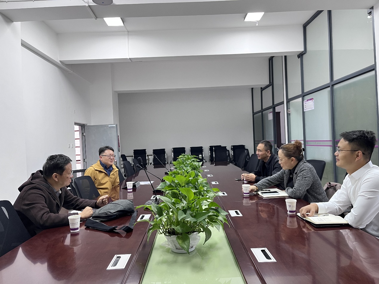云投集团职教扶贫楚雄分公司领导到我校马铃薯科学研究院调研交流