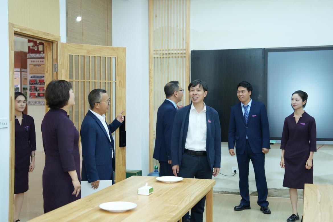 001_20260910慰问附属世纪金源学校-3