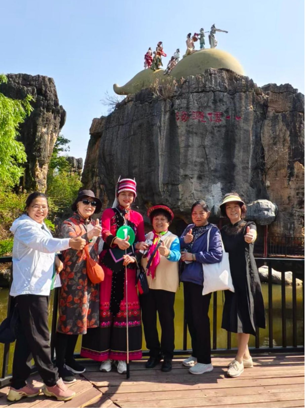 9f565bcd249f808215b93b0e54376813